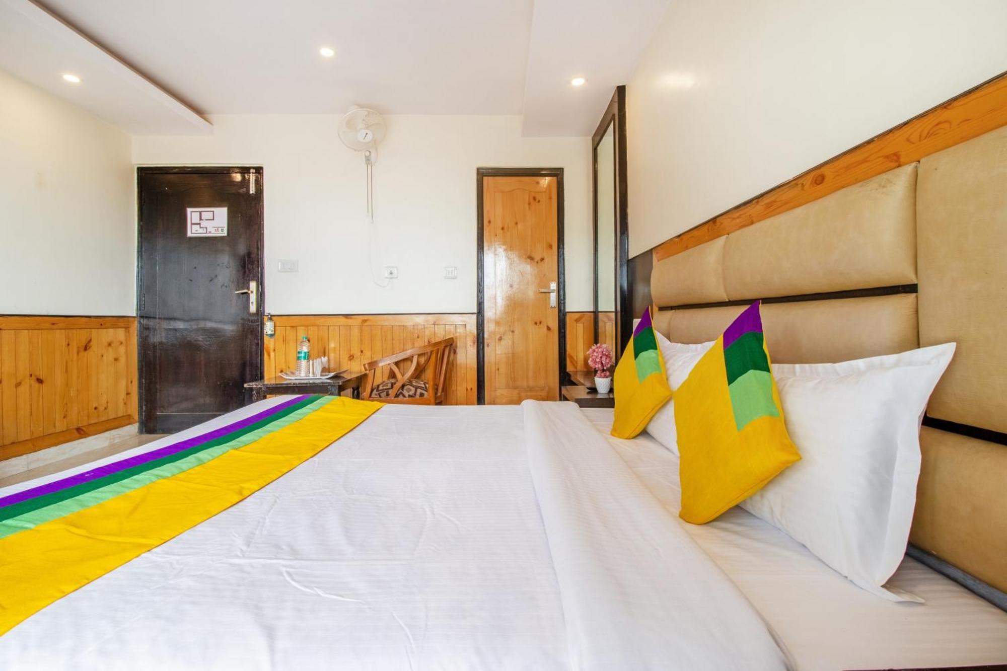 Itsy Hotels Avantika With Forest View Shimla Eksteriør billede